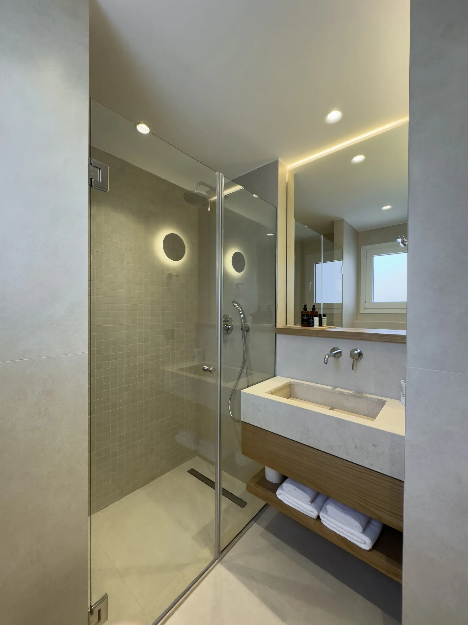 Tiara Holidays - Palm Boutique Suites - Comfort Suite - bathroom